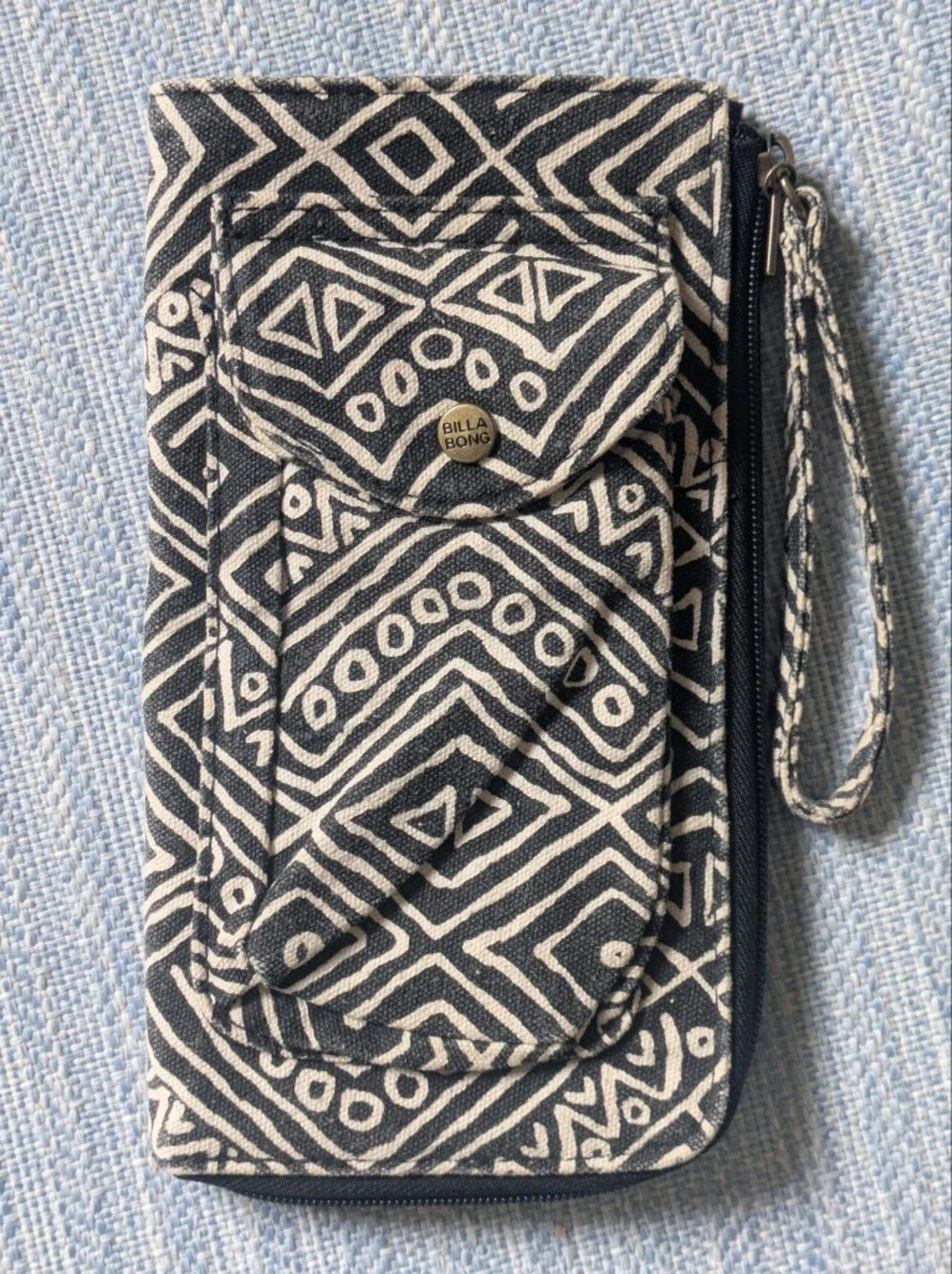 Billabong Black and Beige Geometric Wristlet